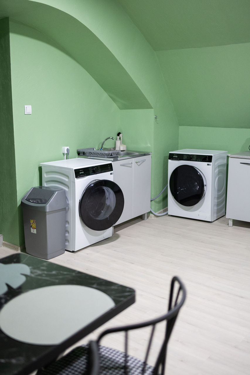 Interior 10